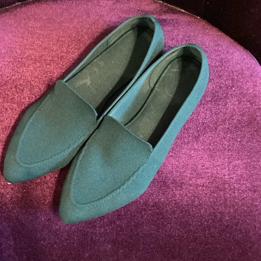 Elegant Green Women's Loafers